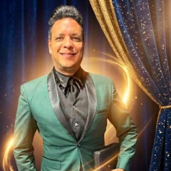 Apóstolo Ari Santana