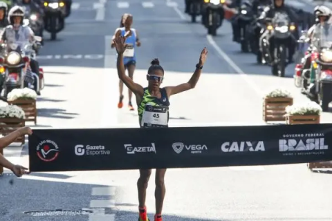 Esportes: “São Silvestre 2024” Núbia de Oliveira brilha na São Silvestre 2024 e leva o bronze para o Brasil