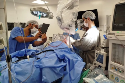 Saúde: “Retirada de Tumor” Estudante de Direito Passa por Neurocirurgia Acordada para Retirada de Tumor Cerebral no Hospital Clériston Andrade
