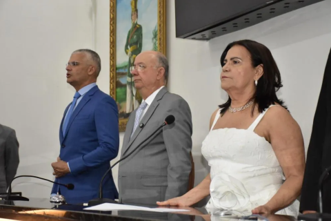 Política: “Vereadores feirenses” Vereadores feirenses, prefeito e vice tomam posse dos cargos em sessão solene na Câmara