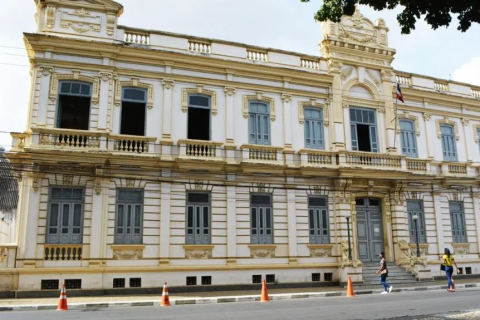 Feira de Santana: “Taxas” Taxas de serviços públicos municipais em Feira ficarão mais caros a partir de 2025