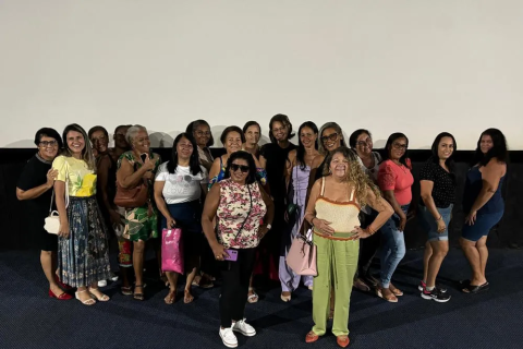 Feira de Santana: Cinema para mulheresCRMQ proporciona tarde especial com sessão de cinema para mulheres atendidas