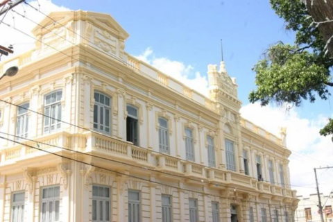 Feira de Santana: “Expediente” Prefeitura de Feira altera horário de repartições nos dias 24 e 31 de dezembro