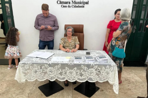 Feira de Santana: “Lançamento de livro” Professora Lélia Vitor Fernandes lança terceiro volume do livro “Inquilinos da Casa da Cidadania” na Câmara de Feira de Santana