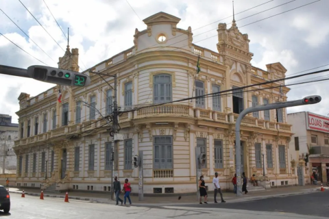Feira de Santana: “Saldos bancários” Prefeitura nomeia comissão para conferir caixa e saldos bancários de 2024