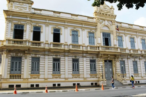 Feira de Santana: “Concurso Público” Candidatos contestam resposta da IBFC sobre correção das provas do concurso da Prefeitura de Feira