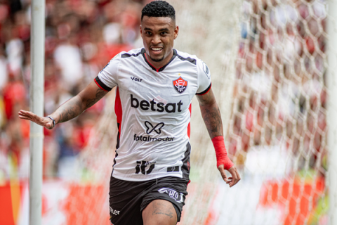 Esporte: Alerrandro marca e Vitória se despede do Brasileirão com empate contra o Flamengo