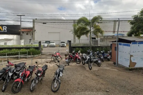 Feira de Santana: Teto de Call Center cai, funcionários ficam desesperados e muitos passam mal