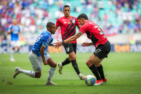 Esporte: Em má fase, Bahia apenas empata jogando contra o Athletico-PR na Arena Fonte Nova