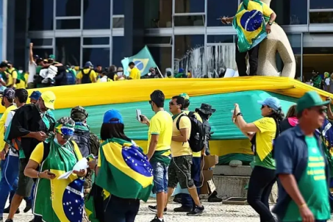 Política: “8 de janeiro” Justiça da Argentina ordena prisão de 61 foragidos do 8 de janeiro