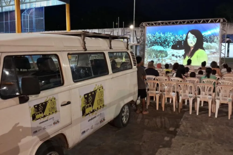 Feira de Santana: “Cinema itinerante” Cinema itinerante Cinekombi chega ao conjunto João Paulo II nesta sexta-feira