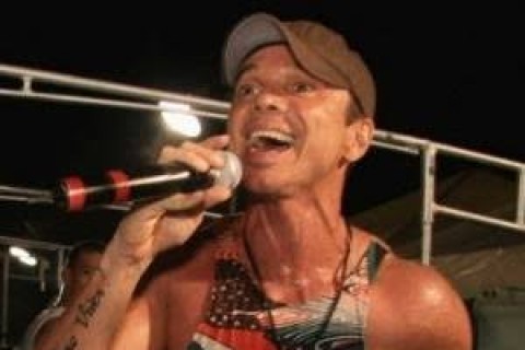 LUTO NA MÚSICA BAIANA: MORRE NETINHO, ÍCONE DO AXÉ MUSIC, AOS 60 ANOS